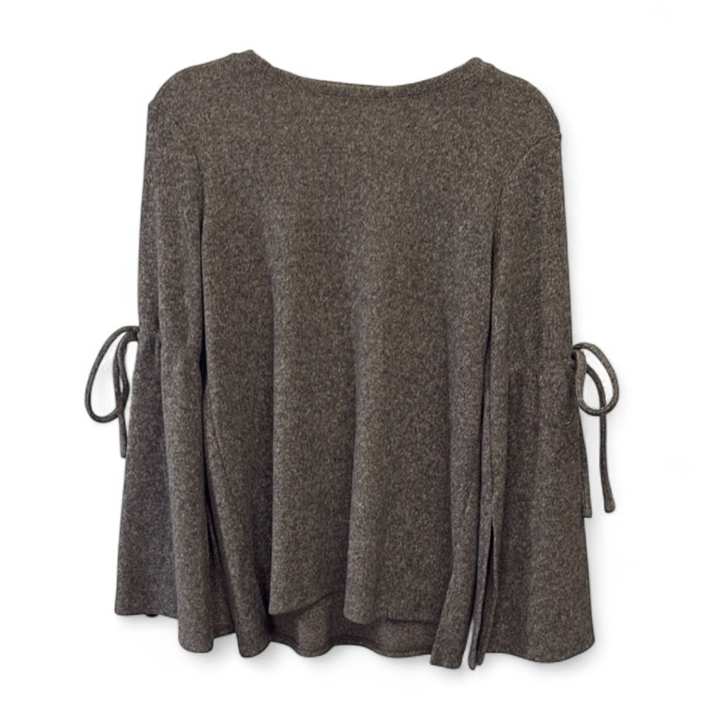 Gray Long Sleeve Tie Front Blouse‎